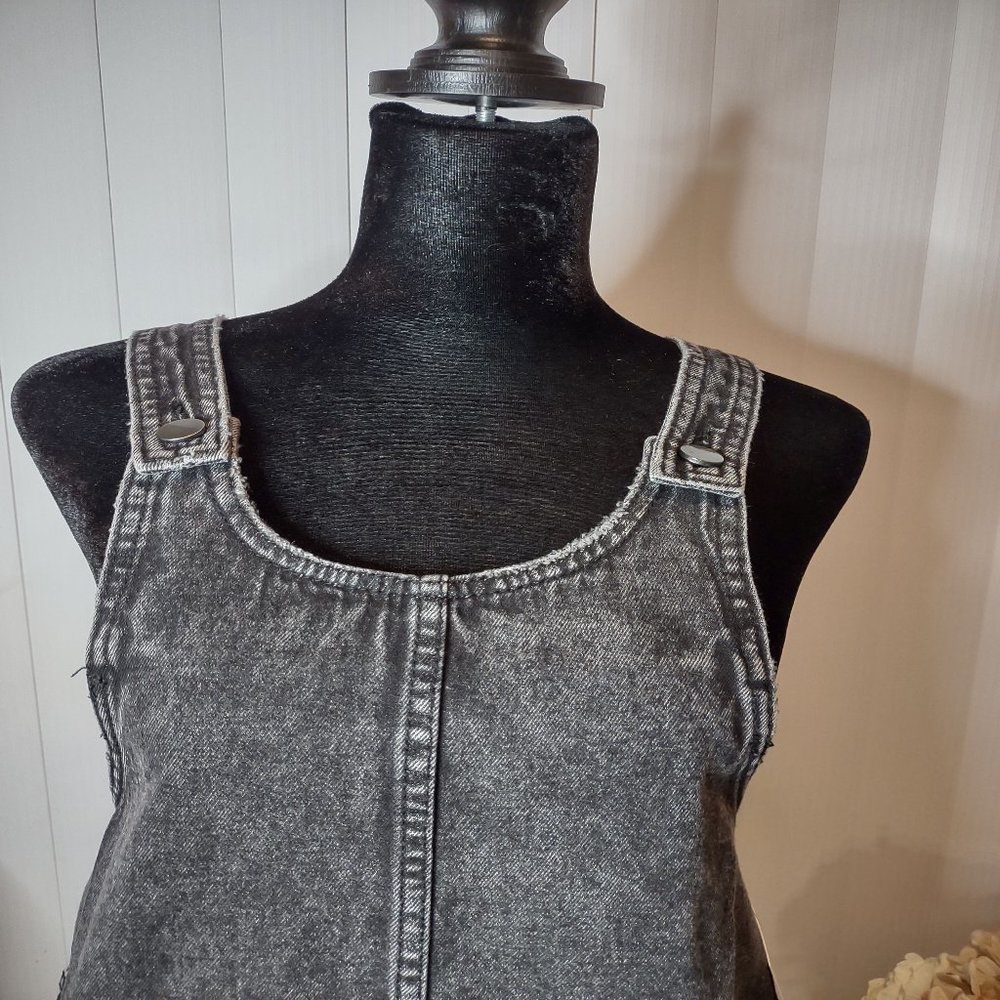 NWT Juniors' SO® Scoop Front Pinafore Dress Black Wash Denim - Picture 4 of 14